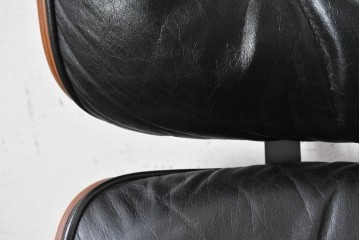 【簡易リペア限定品】　アメリカヴィンテージ　 Herman Miller(ハーマンミラー)　 包み込まれるような座り心地のイームズラウンジチェア　現行定価約119万円(※ラウンジチェア&オットマンセットの場合)　(R-090701)