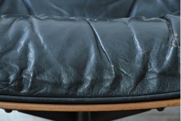 【簡易リペア限定品】　アメリカヴィンテージ　 Herman Miller(ハーマンミラー)　 包み込まれるような座り心地のイームズラウンジチェア　現行定価約119万円(※ラウンジチェア&オットマンセットの場合)　(R-090701)