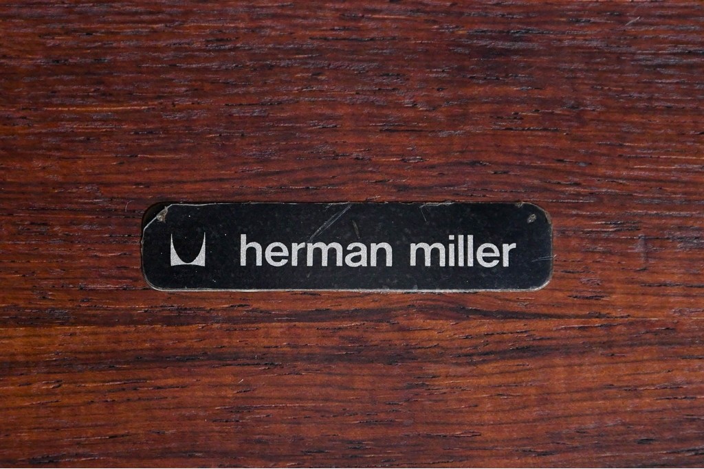 【簡易リペア限定品】　アメリカヴィンテージ　 Herman Miller(ハーマンミラー)　 包み込まれるような座り心地のイームズラウンジチェア　現行定価約119万円(※ラウンジチェア&オットマンセットの場合)　(R-090701)