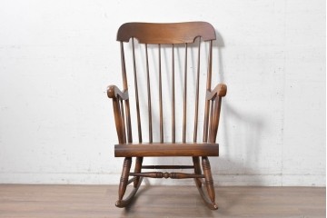 和製ヴィンテージ　飛騨産業　キツツキ　オーク材　ハイバックの背もたれと挽物の意匠が美しいロッキングチェア　(R-090702)