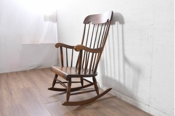 和製ヴィンテージ　飛騨産業　キツツキ　オーク材　ハイバックの背もたれと挽物の意匠が美しいロッキングチェア　(R-090702)