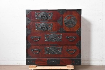 中古　美品　仙台民芸箪笥(仙台箪笥)　漆塗り　牡丹をあしらった重厚な金具装飾と流れるような木目が美しい整理箪笥　(R-090703)