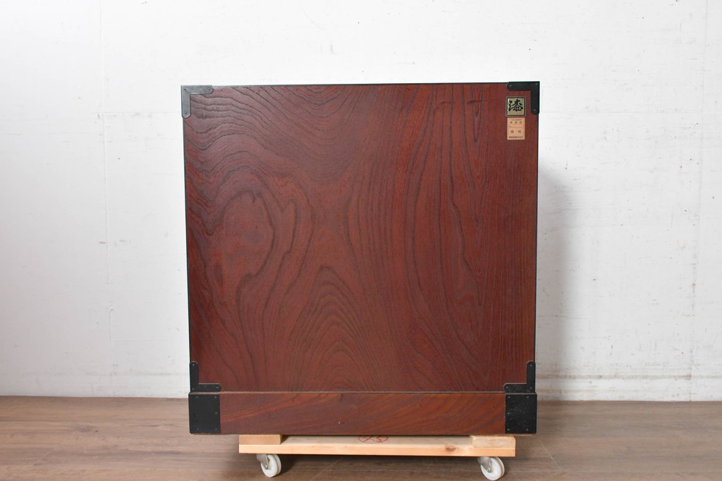 中古　美品　仙台民芸箪笥(仙台箪笥)　漆塗り　牡丹をあしらった重厚な金具装飾と流れるような木目が美しい整理箪笥　(R-090703)