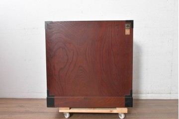 中古　美品　仙台民芸箪笥(仙台箪笥)　漆塗り　牡丹をあしらった重厚な金具装飾と流れるような木目が美しい整理箪笥　(R-090703)
