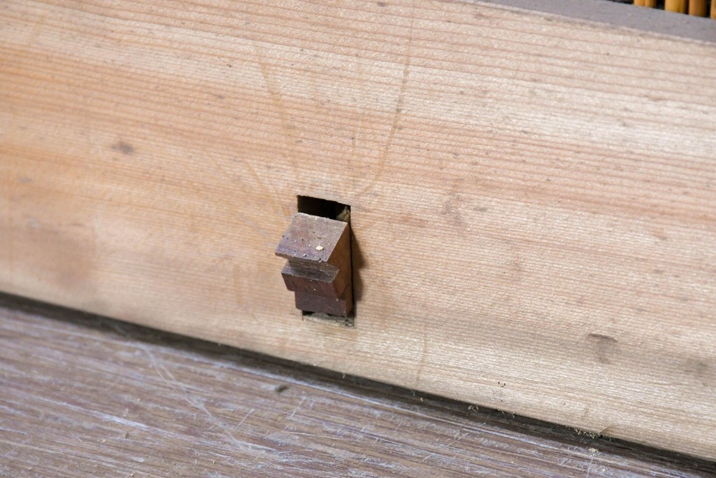 ヴィンテージ建具　昭和中期　素朴な風合いを楽しめる幅狭の夏戸4枚セット　(R-090708)