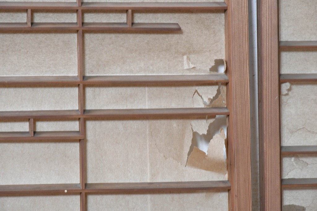 ヴィンテージ建具　昭和中期　流れる雲のような格子が趣深い障子窓4枚セット　(R-090709)