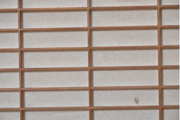 ヴィンテージ建具　昭和中期　格子が規則正しく並ぶシンプルな障子窓2枚セット　(R-090710)