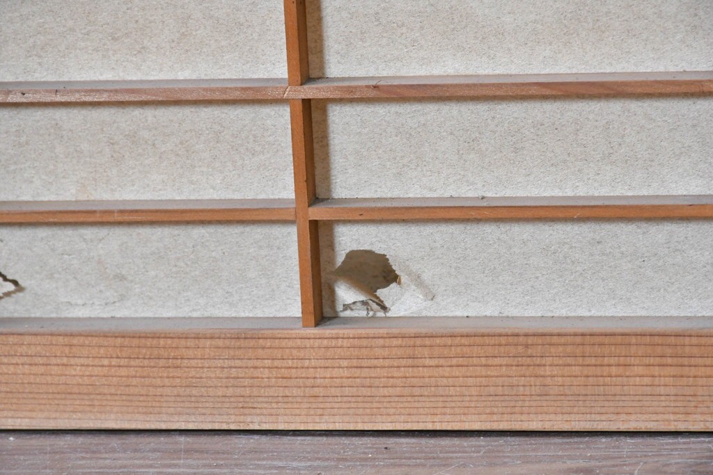 ヴィンテージ建具　昭和中期　格子が規則正しく並ぶシンプルな障子窓2枚セット　(R-090710)
