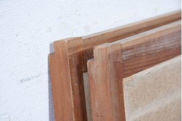 ヴィンテージ建具　昭和中期　格子が規則正しく並ぶシンプルな障子窓2枚セット　(R-090710)