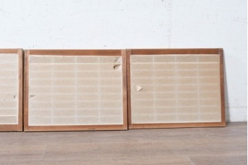 ヴィンテージ建具　昭和中期　格子が規則正しく並ぶシンプルな障子窓4枚セット　(R-090711)