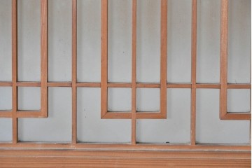 ヴィンテージ建具　昭和中期　片面ガラス　幾何学的な組子意匠が印象的な明かり取り1枚　(R-090713)