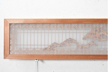 ヴィンテージ建具　昭和後期　片面ガラス　繊細な組子と伸びやかな松の彫刻が美しい欄間1枚　(R-090714)