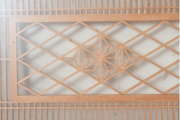 ヴィンテージ建具　昭和後期　細身の桟で多彩な幾何学模様を表した欄間2枚セット　(R-090715)