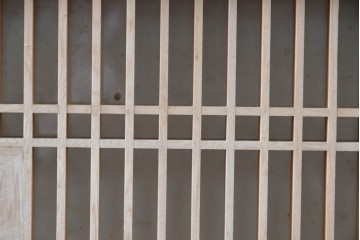 ヴィンテージ建具　昭和後期　細身の桟で多彩な幾何学模様を表した欄間2枚セット　(R-090715)
