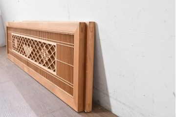 ヴィンテージ建具　昭和後期　細身の桟で多彩な幾何学模様を表した欄間2枚セット　(R-090715)
