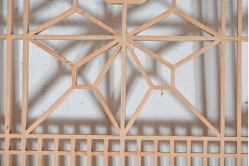 ヴィンテージ建具　昭和後期　両面ガラス　桐麻文様の組子が美しく連なる欄間2枚セット　(R-090716)