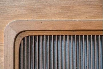 ヴィンテージ建具　昭和中期　細かな縦格子と木目が端正な欄間2枚セット　(R-090717)