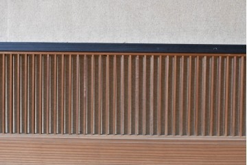 ヴィンテージ建具　昭和中期　黒い直線意匠と細かな縦格子を組み合わせた和モダンな欄間2枚セット　(R-090718)