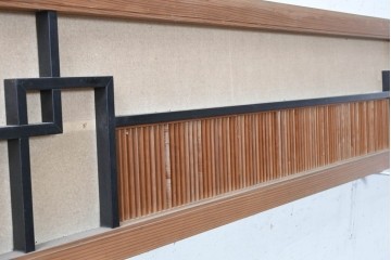 ヴィンテージ建具　昭和中期　黒い直線意匠と細かな縦格子を組み合わせた和モダンな欄間2枚セット　(R-090718)