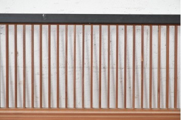 ヴィンテージ建具　昭和中期　黒い直線意匠と細かな縦格子を組み合わせた和モダンな欄間2枚セット　(R-090719)