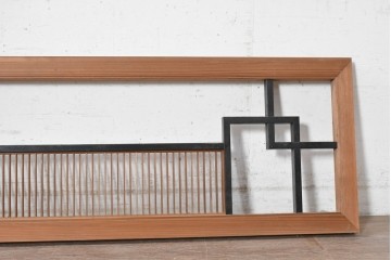 ヴィンテージ建具　昭和中期　黒い直線意匠と細かな縦格子を組み合わせた和モダンな欄間2枚セット　(R-090719)