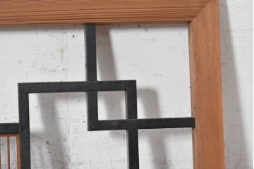 ヴィンテージ建具　昭和中期　黒い直線意匠と細かな縦格子を組み合わせた和モダンな欄間2枚セット　(R-090719)