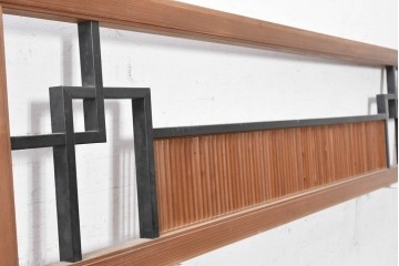 ヴィンテージ建具　昭和中期　黒い直線意匠と細かな縦格子を組み合わせた和モダンな欄間2枚セット　(R-090719)