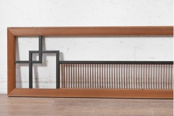 ヴィンテージ建具　昭和中期　黒い直線意匠と細かな縦格子を組み合わせた和モダンな欄間2枚セット　(R-090719)