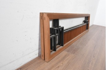 ヴィンテージ建具　昭和中期　黒い直線意匠と細かな縦格子を組み合わせた和モダンな欄間2枚セット　(R-090719)