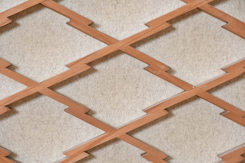 ヴィンテージ建具　昭和中期　菱形模様の組子が連なる欄間1枚　(R-090720)