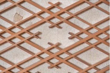 ヴィンテージ建具　昭和中期　細やかに組み上げた井筒割菱が美しい組子欄間1枚　(R-090721)