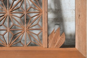 ヴィンテージ建具　昭和中期　最高級品　両脇に竹の彫刻を配した組子欄間3枚セット　(R-090723)