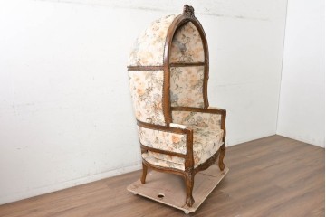 ヨーロッパヴィンテージ　繊細な彫刻が優美なポーターズチェア　(R-090727)