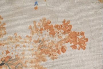 ヨーロッパヴィンテージ　繊細な彫刻が優美なポーターズチェア　(R-090727)