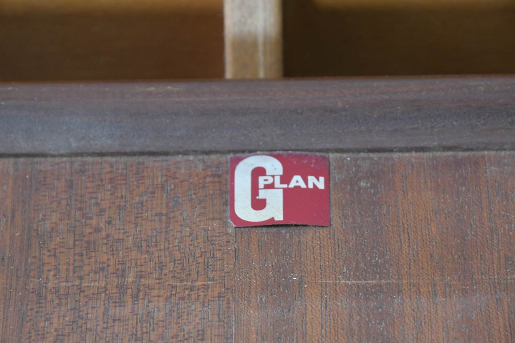 イギリスヴィンテージ　美品　1970年頃　G-PLAN(ジープラン)　チーク材　オーバル型が優しい印象のエクステンションテーブル　(R-090728)