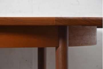 イギリスヴィンテージ　美品　1970年頃　G-PLAN(ジープラン)　チーク材　オーバル型が優しい印象のエクステンションテーブル　(R-090728)