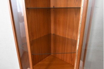 イギリスヴィンテージ　1960年から1970年頃　美品　Turnidge(ターニッジ)　チーク材　シンプルで洗練されたコーナーキャビネット　(R-090731)
