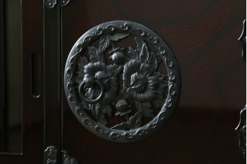 中古　美品　空間に圧倒的な和の存在感を与えるサイドボード　(R-090732)