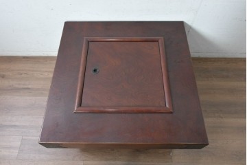 中古　美品　欅(ケヤキ)材　金具の意匠と重厚な木目が趣深い正方形火鉢　(R-090733)