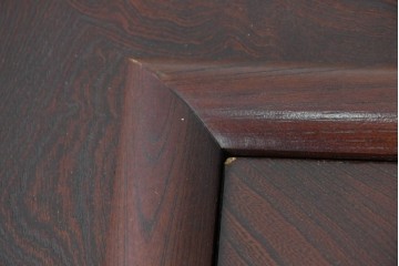 中古　美品　欅(ケヤキ)材　金具の意匠と重厚な木目が趣深い正方形火鉢　(R-090733)