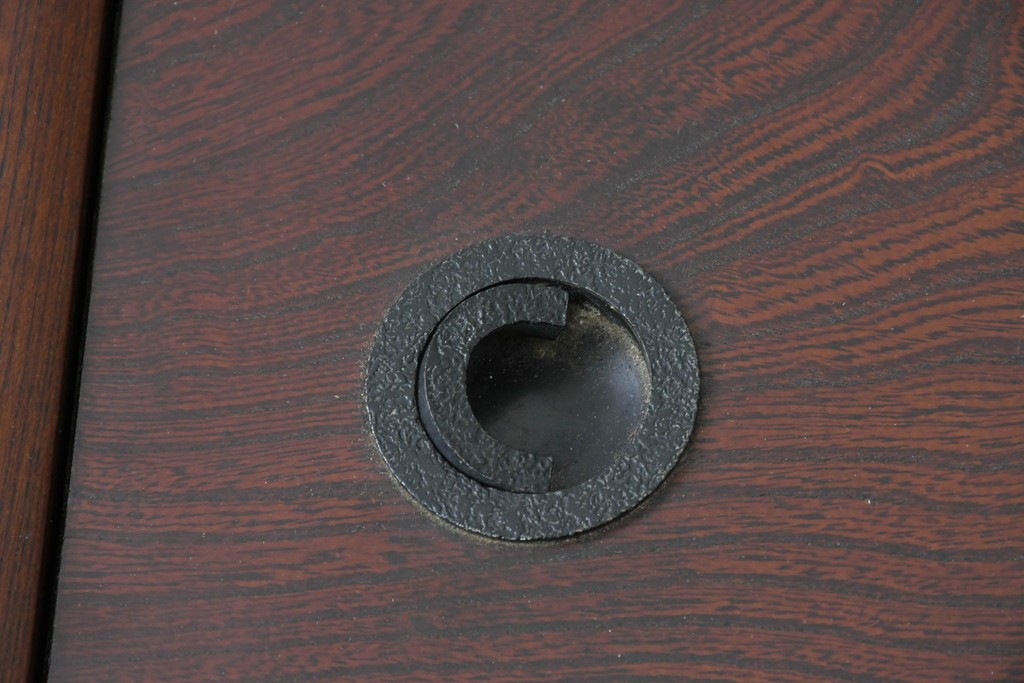 中古　美品　欅(ケヤキ)材　金具の意匠と重厚な木目が趣深い正方形火鉢　(R-090733)