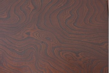 中古　美品　欅(ケヤキ)材　金具の意匠と重厚な木目が趣深い正方形火鉢　(R-090733)