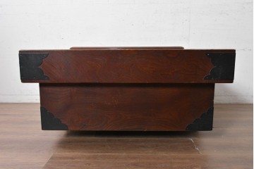 中古　美品　欅(ケヤキ)材　金具の意匠と重厚な木目が趣深い正方形火鉢　(R-090733)