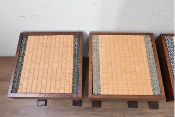 中古　駿河民芸　和の空間に馴染む畳座面のスツール4脚セット　(R-090734)