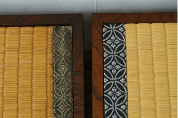 中古　駿河民芸　和の空間に馴染む畳座面のスツール4脚セット　(R-090734)