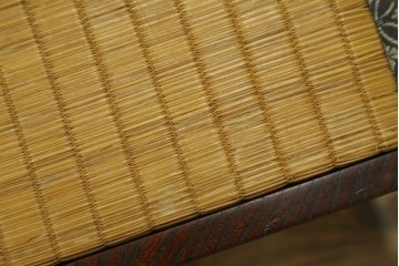 中古　駿河民芸　和の空間に馴染む畳座面のスツール4脚セット　(R-090734)