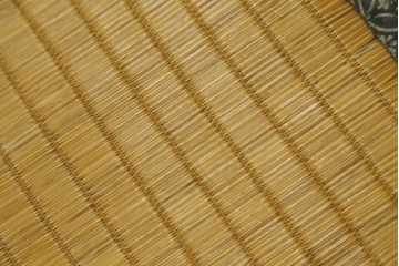 中古　駿河民芸　和の空間に馴染む畳座面のスツール4脚セット　(R-090734)