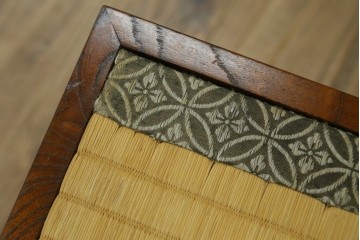 中古　駿河民芸　和の空間に馴染む畳座面のスツール4脚セット　(R-090734)