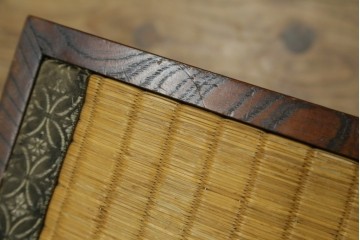 中古　駿河民芸　和の空間に馴染む畳座面のスツール4脚セット　(R-090734)