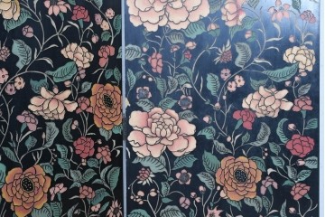 アジアンヴィンテージ　款彩(かんさい)・刻灰(こくかい)の技法が用いられた3連衝立　(R-090735)